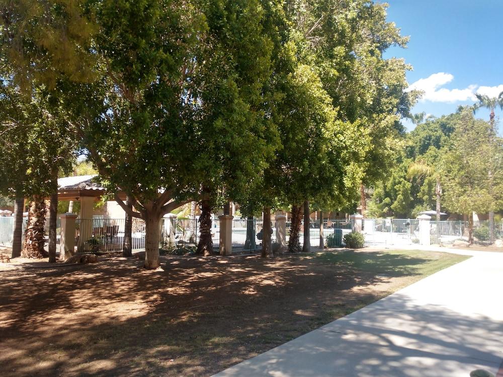 Windemere Hotel & Conference Center Mesa Exterior photo